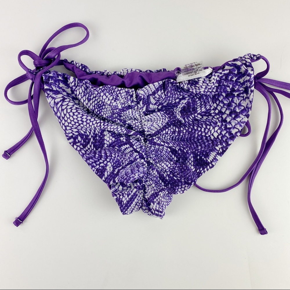 Beach Bunny Bikini Rendezvous Purple Python Bikini Set RARE - Picture 10 of 11